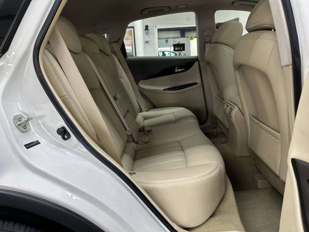 2011 INFINITI EX35