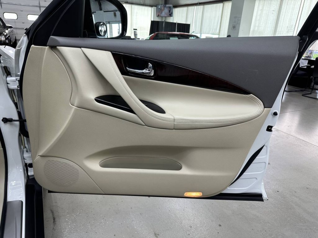 2011 INFINITI EX35