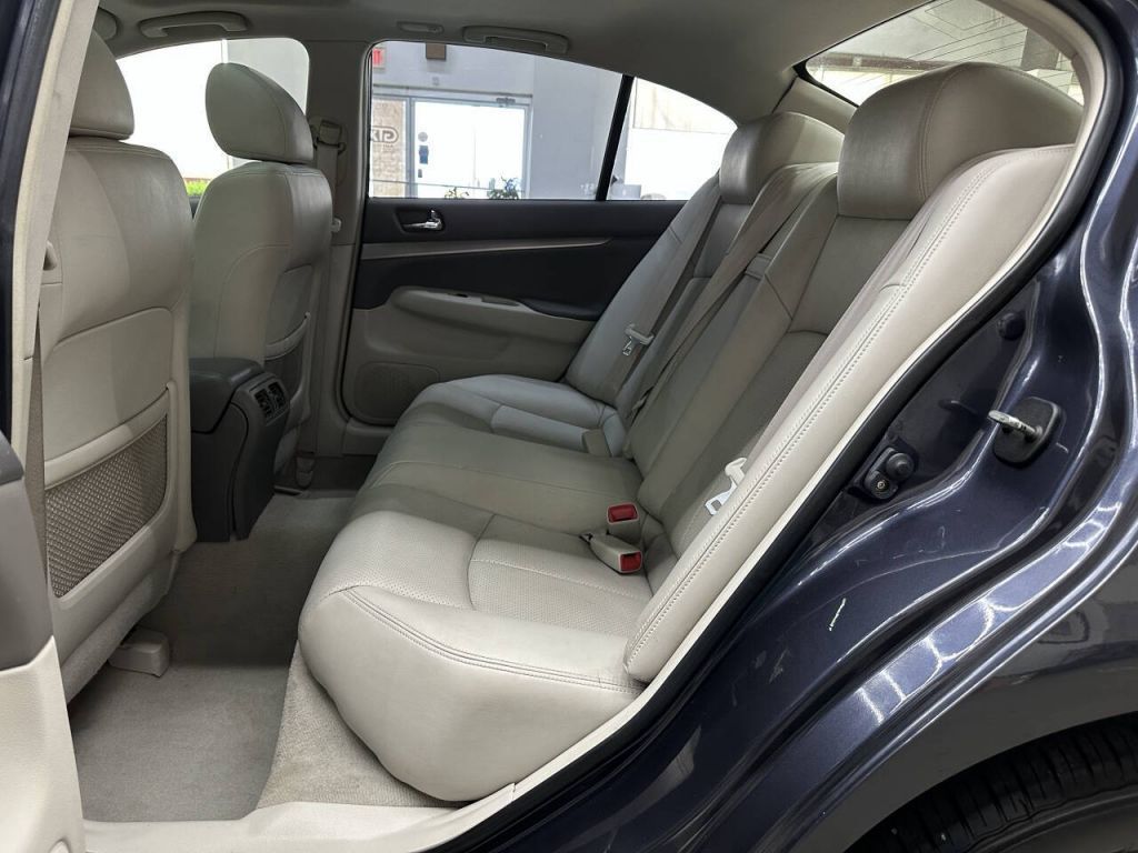 2011 INFINITI G37x