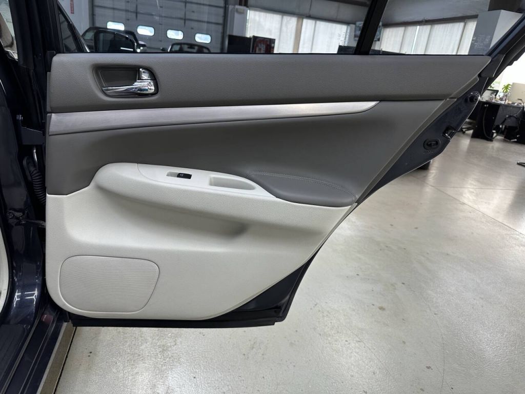 2011 INFINITI G37x
