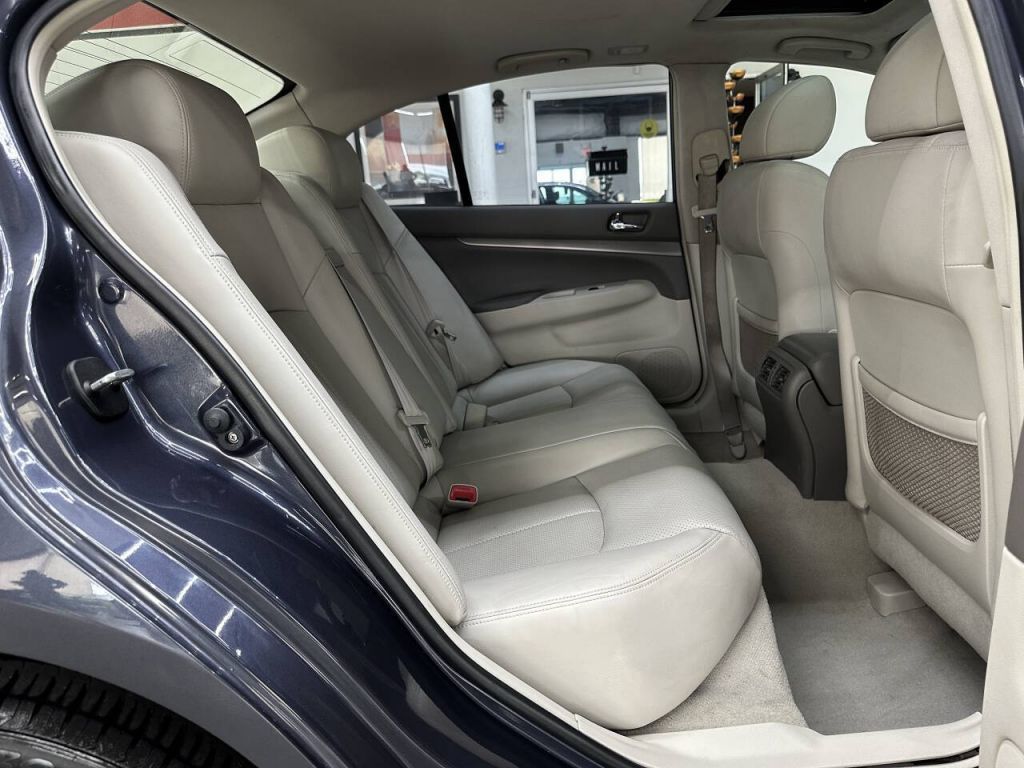 2011 INFINITI G37x