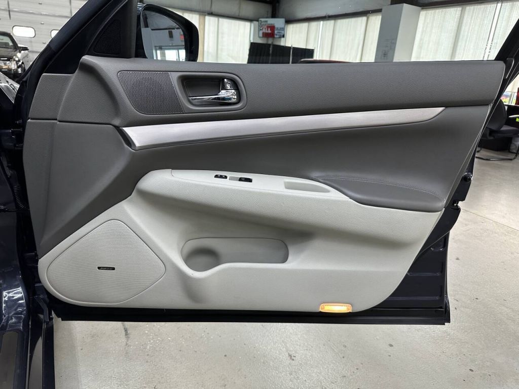 2011 INFINITI G37x