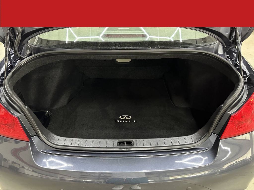 2011 INFINITI G37x