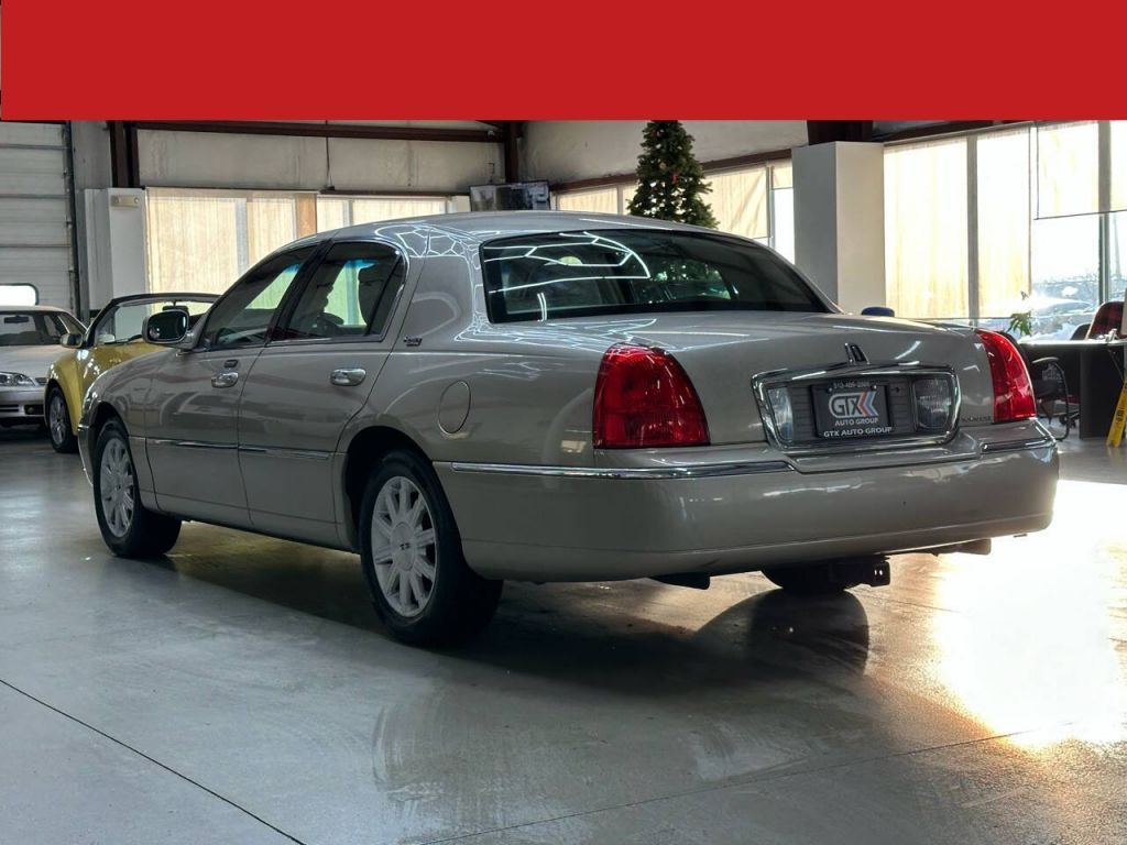 2011 Lincoln Town Car