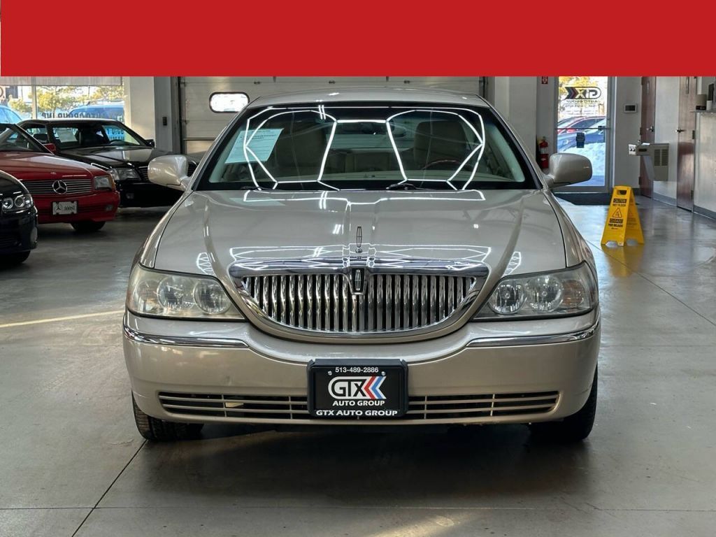 2011 Lincoln Town Car