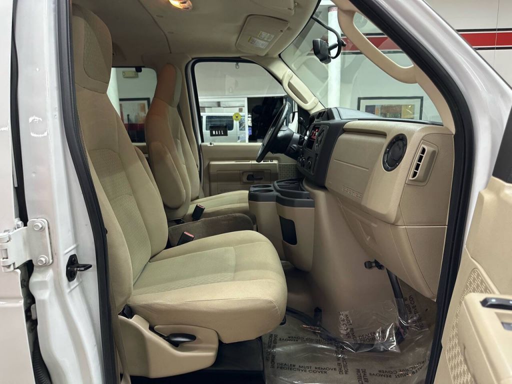 2013 Ford E-350 Super Duty