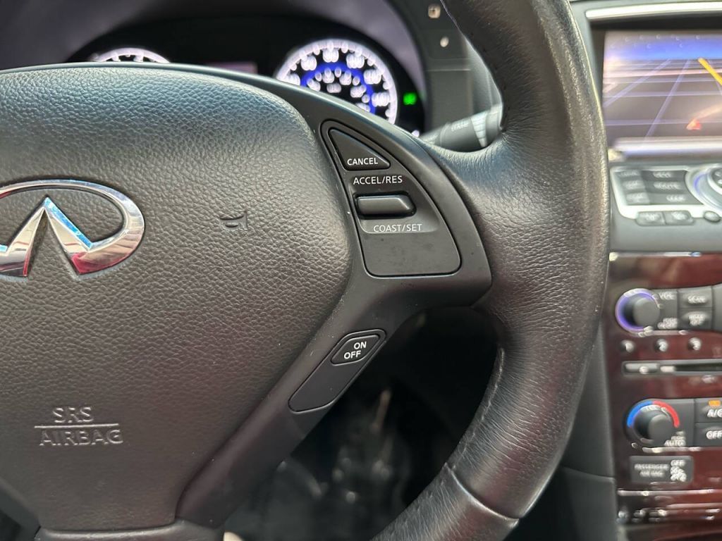 2013 INFINITI G37