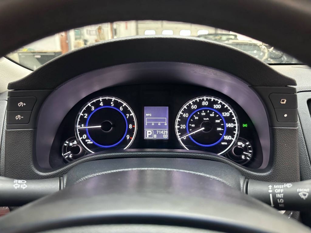 2013 INFINITI G37