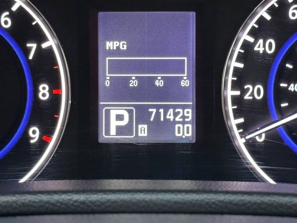 2013 INFINITI G37