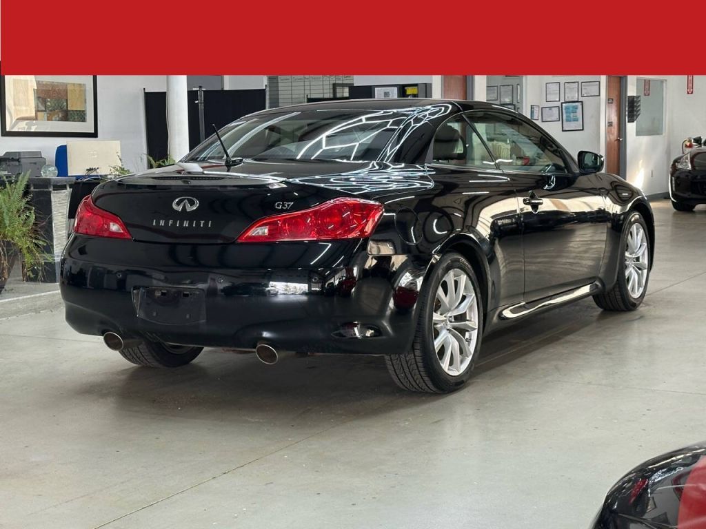 2013 INFINITI G37
