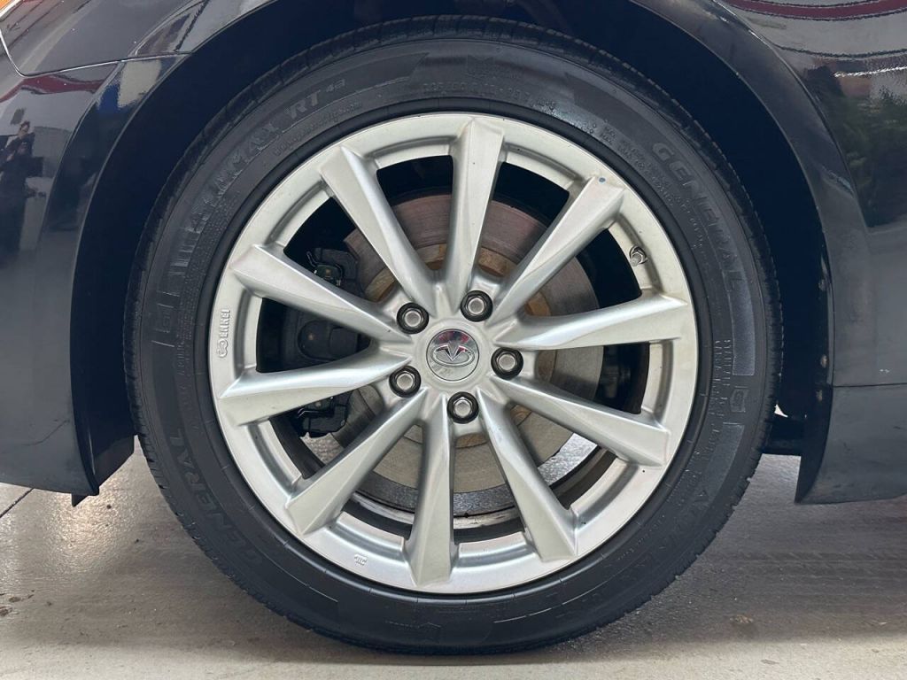 2013 INFINITI G37