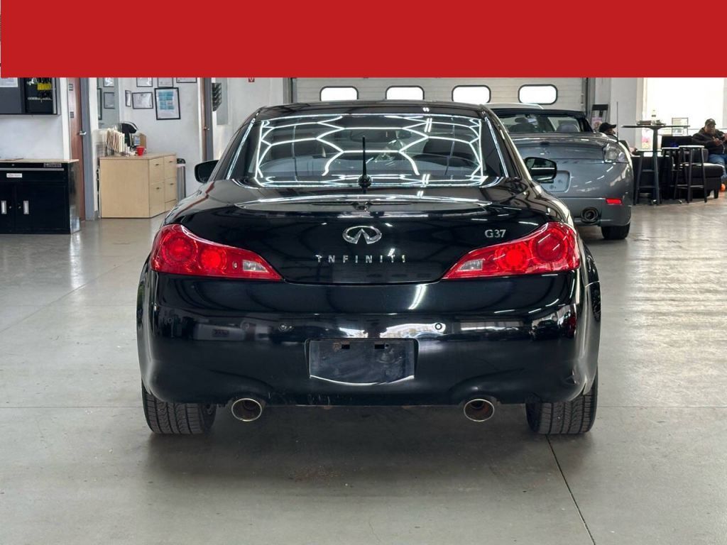 2013 INFINITI G37