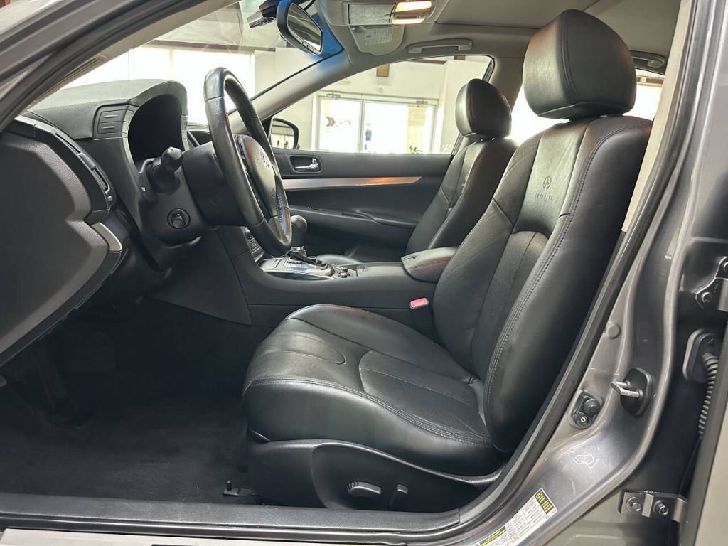 2013 INFINITI G37x