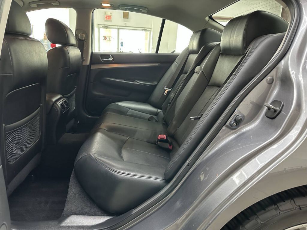 2013 INFINITI G37x