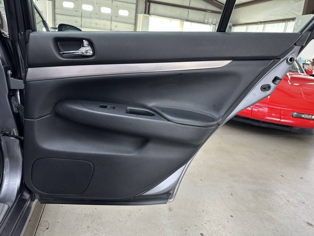 2013 INFINITI G37x