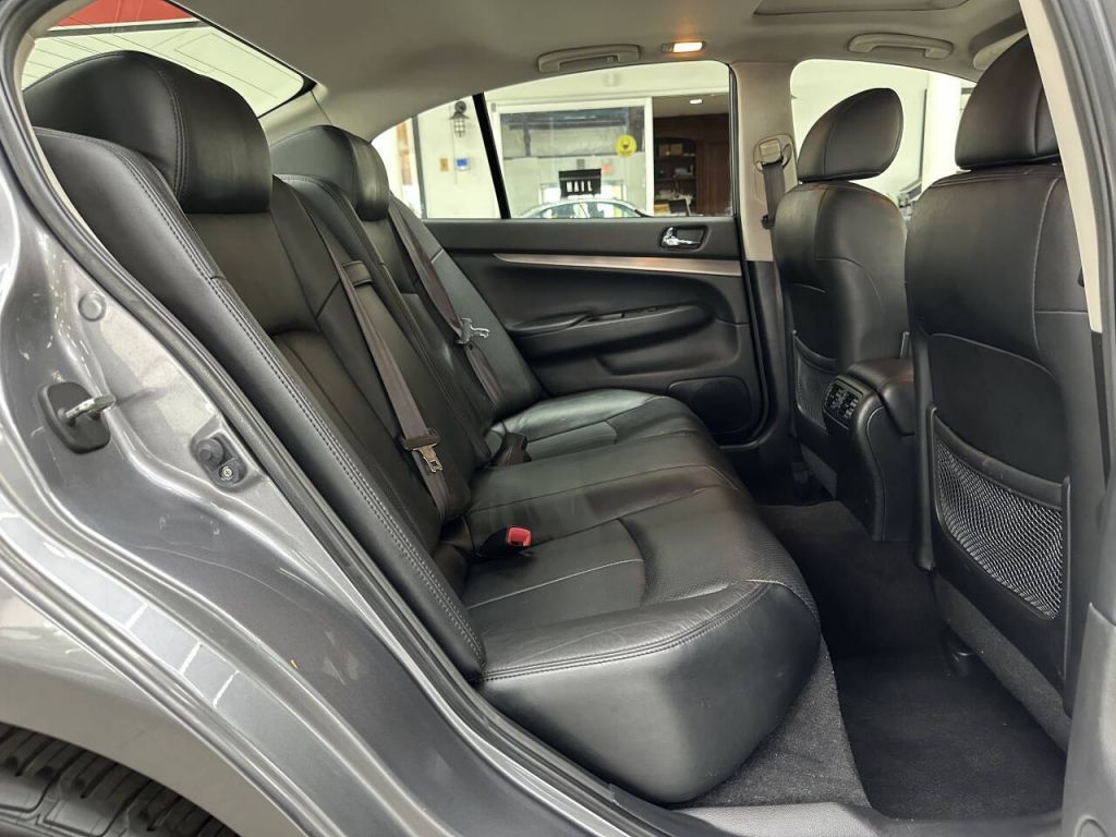 2013 INFINITI G37x
