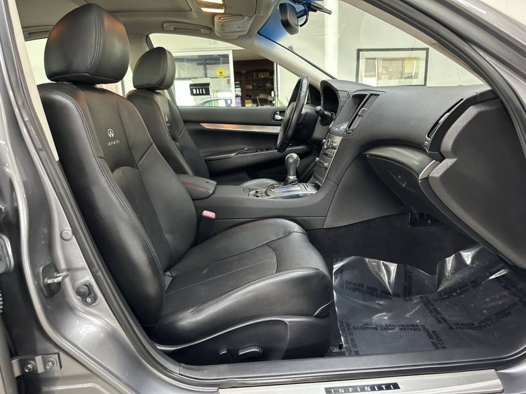 2013 INFINITI G37x