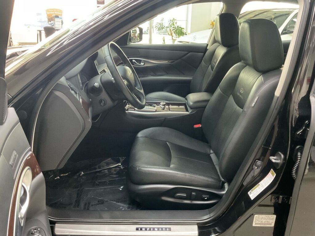 2013 INFINITI M37