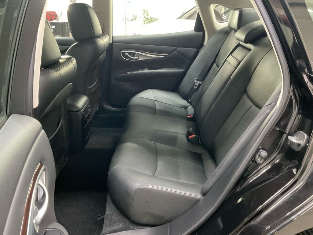 2013 INFINITI M37