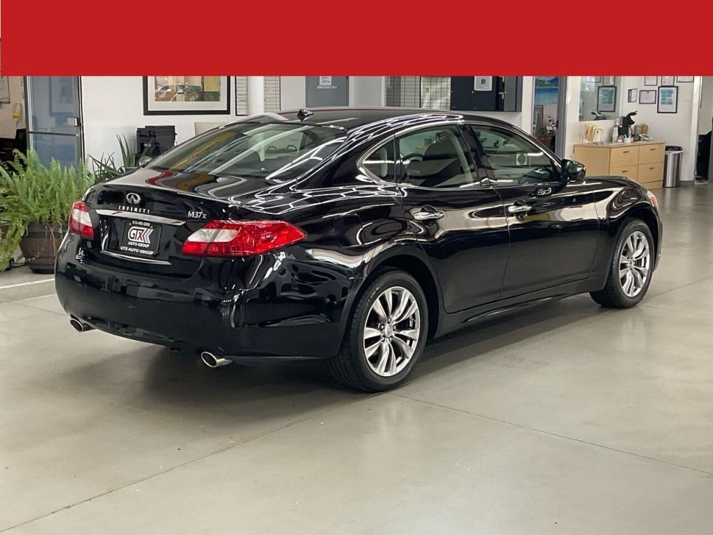 2013 INFINITI M37