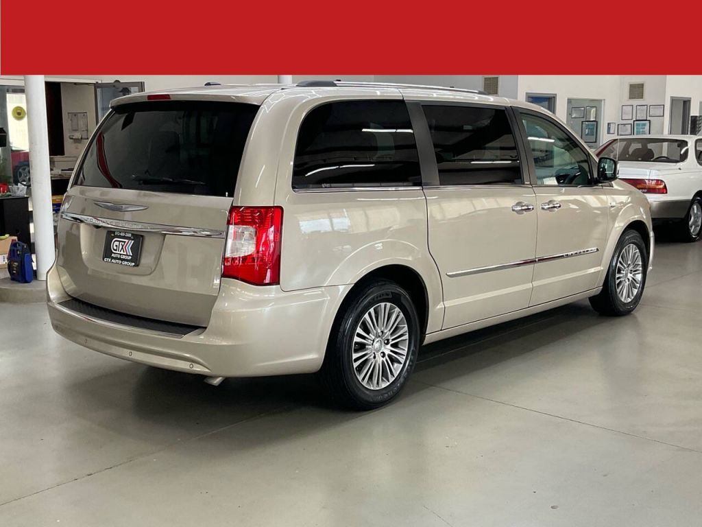 2014 Chrysler Town & Country