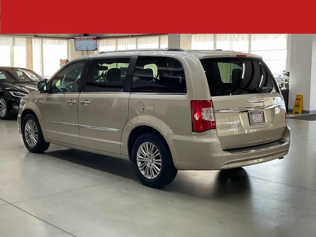 2014 Chrysler Town & Country