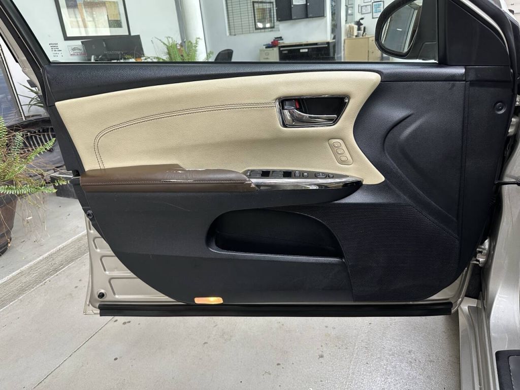 2014 Toyota Avalon Hybrid