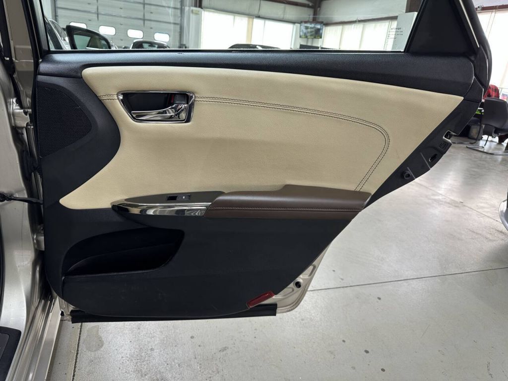 2014 Toyota Avalon Hybrid
