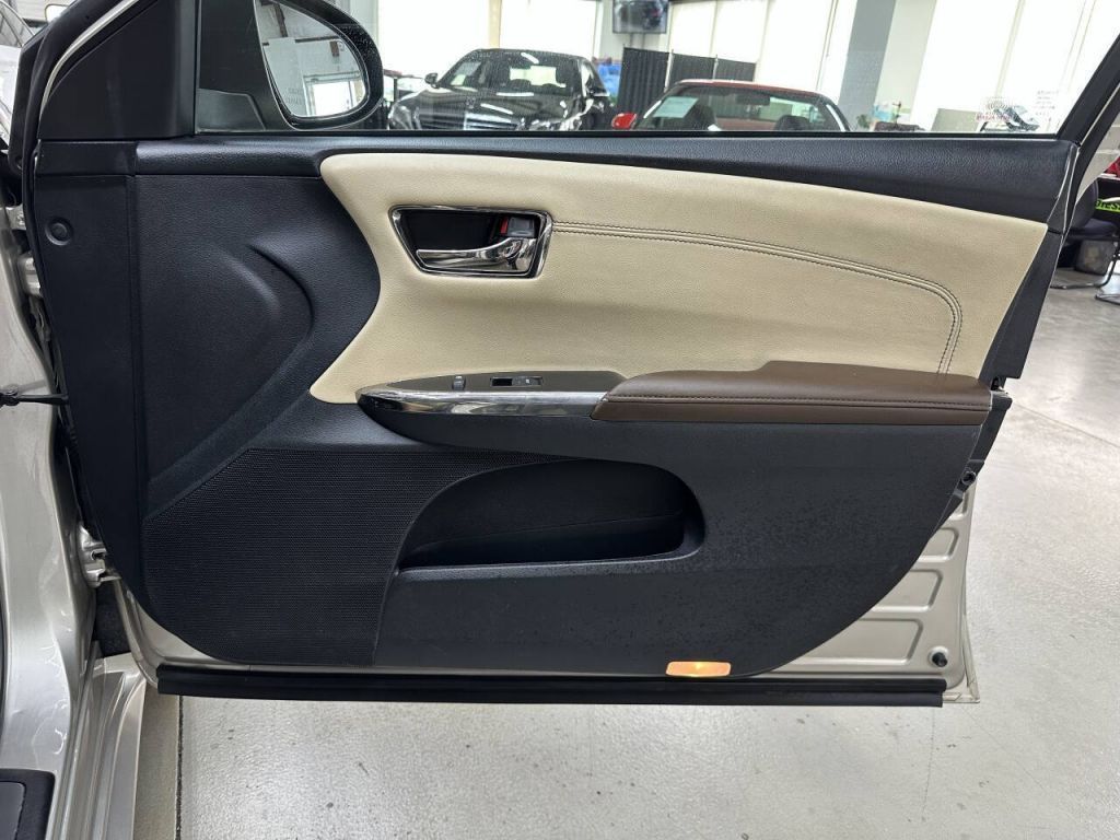 2014 Toyota Avalon Hybrid