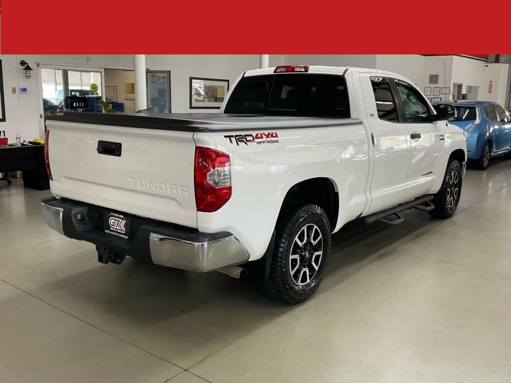 2014 Toyota Tundra 4WD Truck