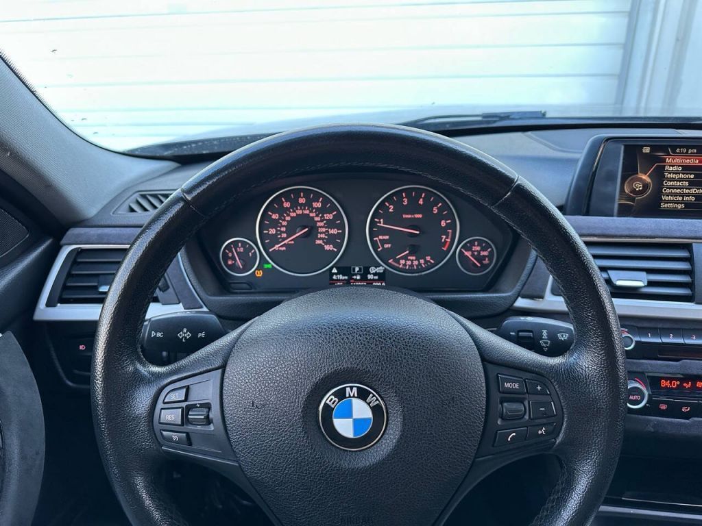 2015 BMW 320i