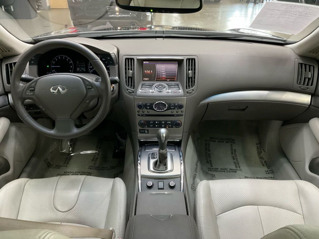 2015 INFINITI Q40