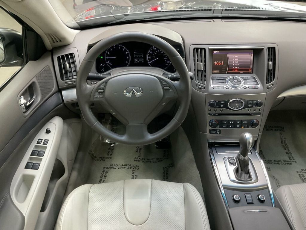 2015 INFINITI Q40