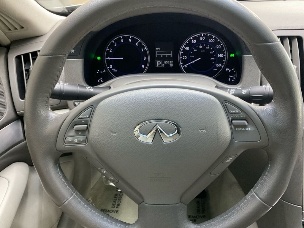 2015 INFINITI Q40