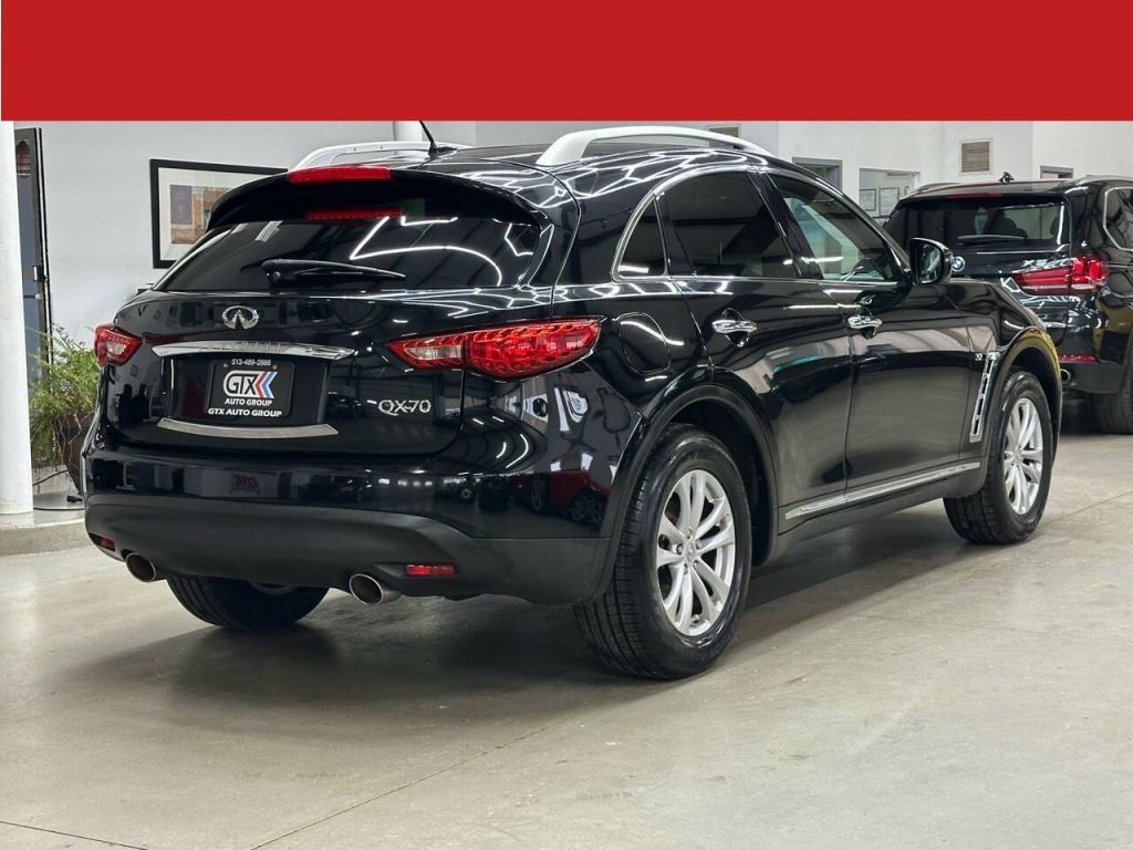 2015 INFINITI QX70