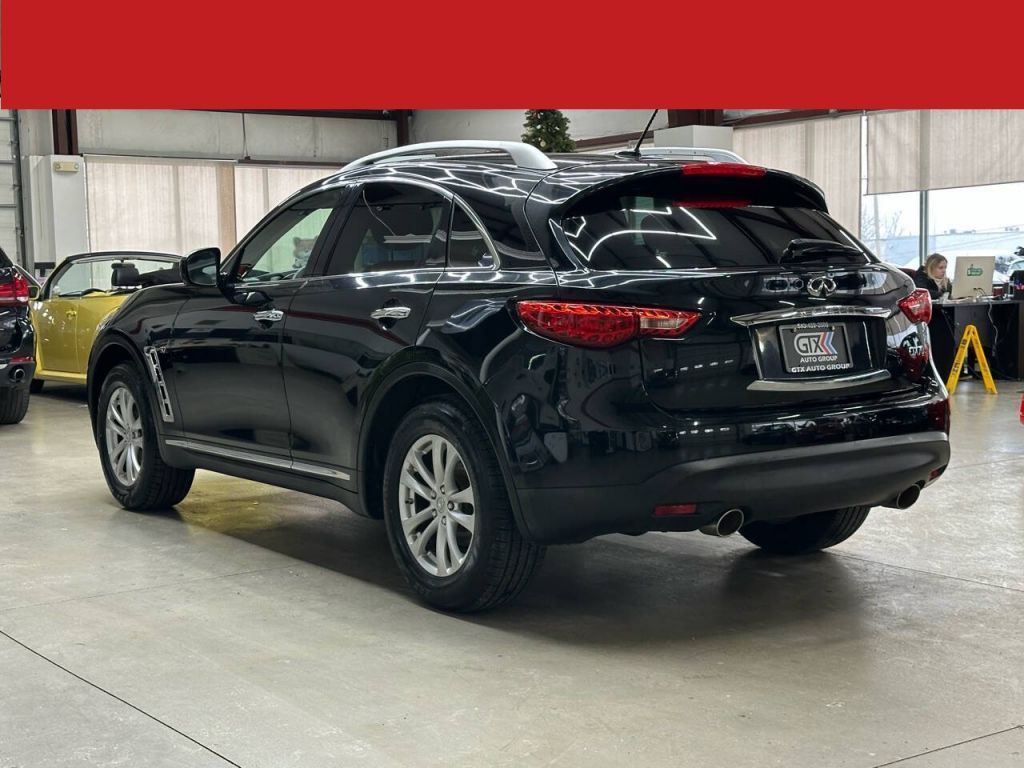 2015 INFINITI QX70