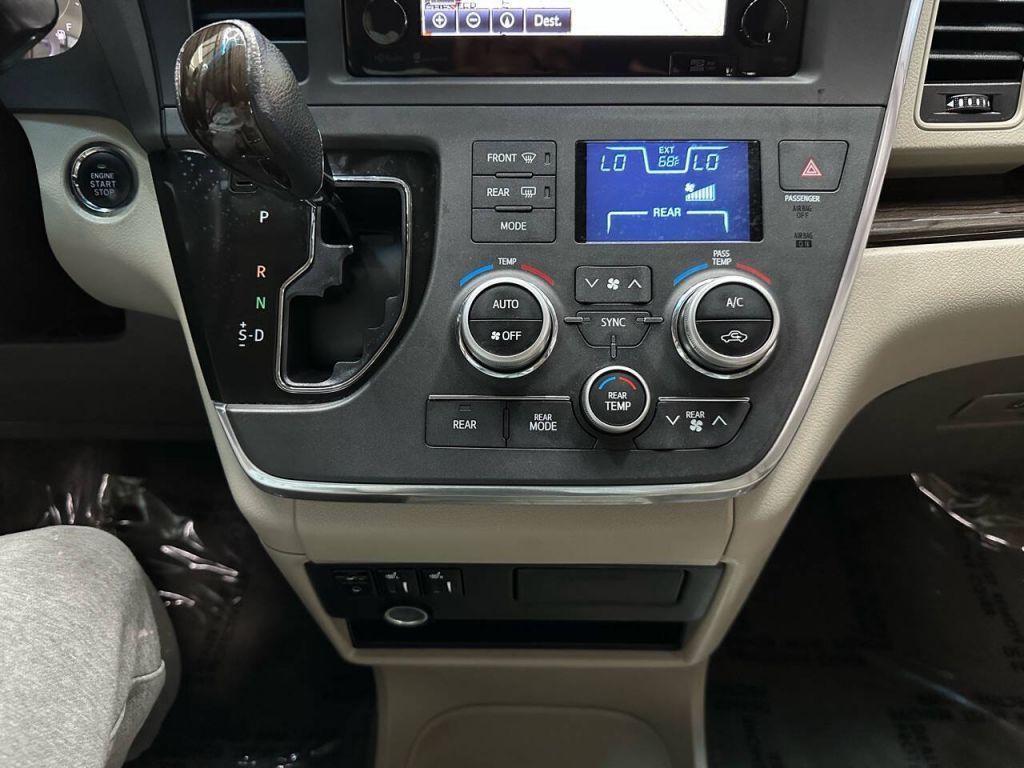 2015 Toyota Sienna