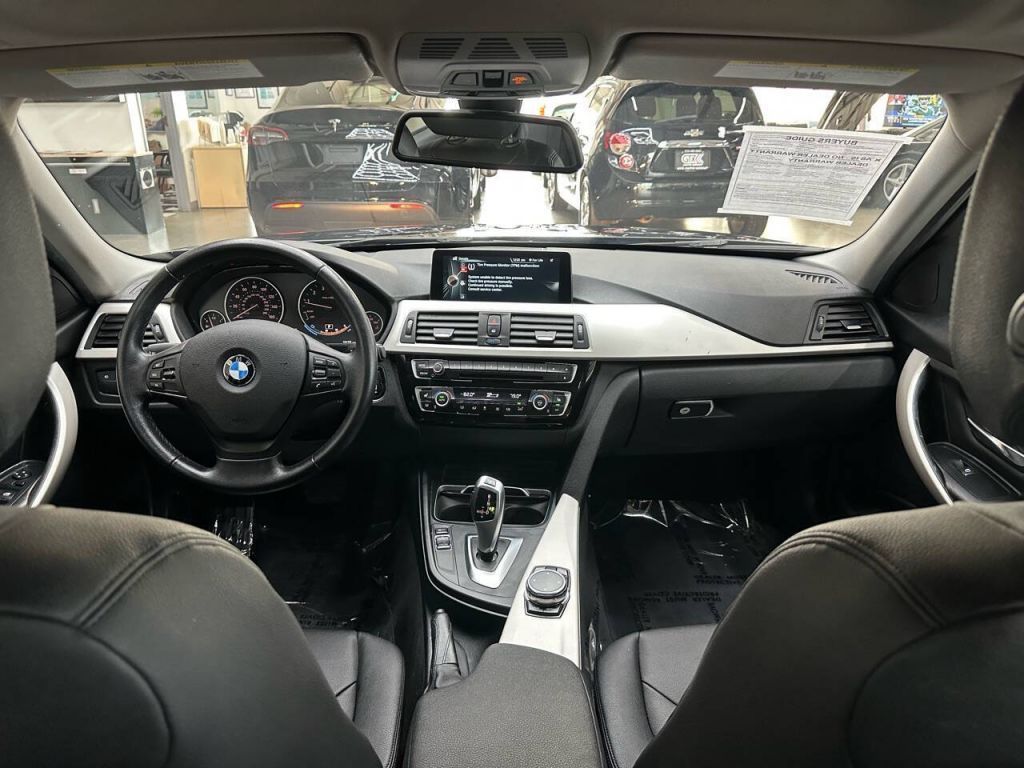 2016 BMW 320i