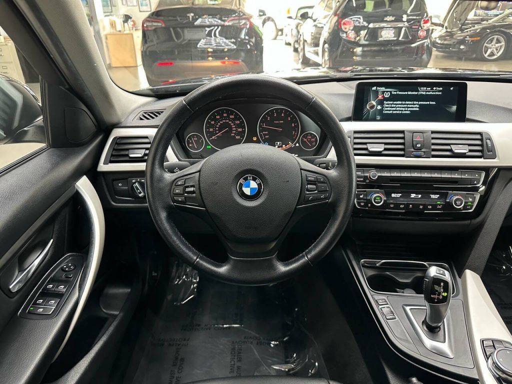 2016 BMW 320i