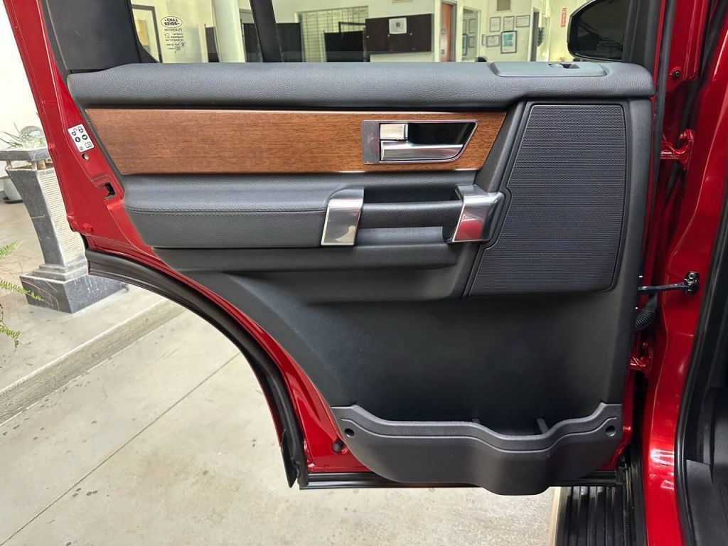 2016 Land Rover LR4