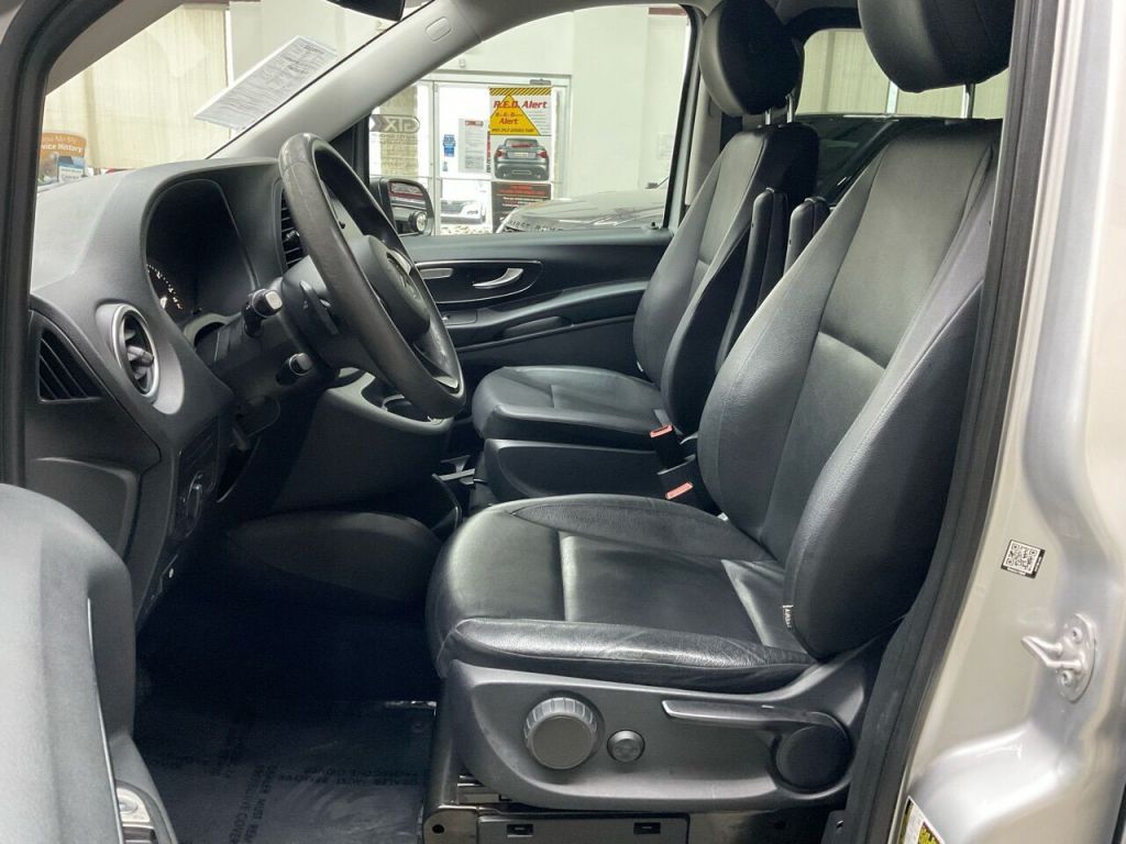 2016 Mercedes-Benz Metris Passenger Van