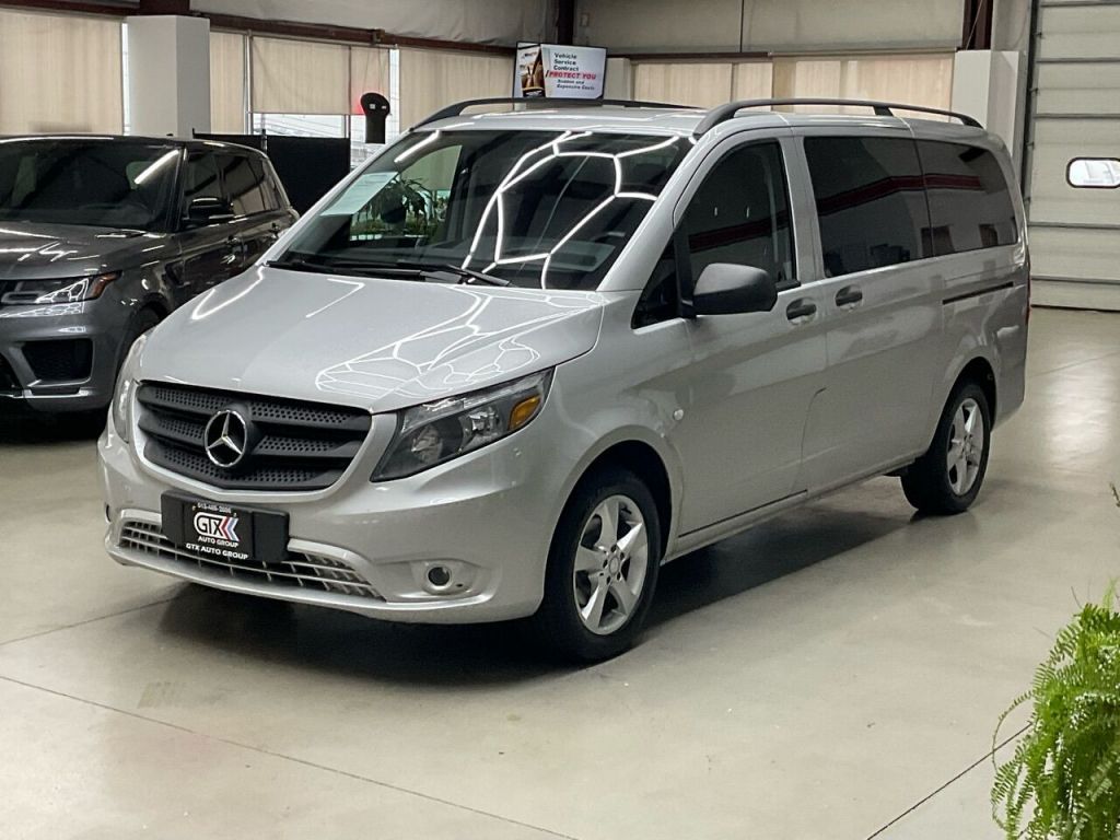 2016 Mercedes-Benz Metris Passenger Van