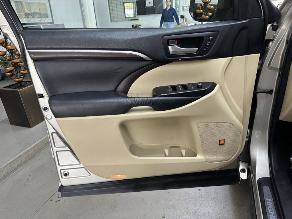 2016 Toyota Highlander