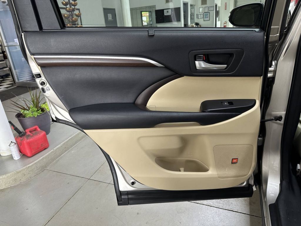2016 Toyota Highlander