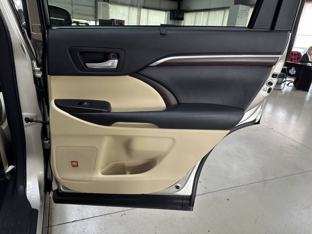 2016 Toyota Highlander