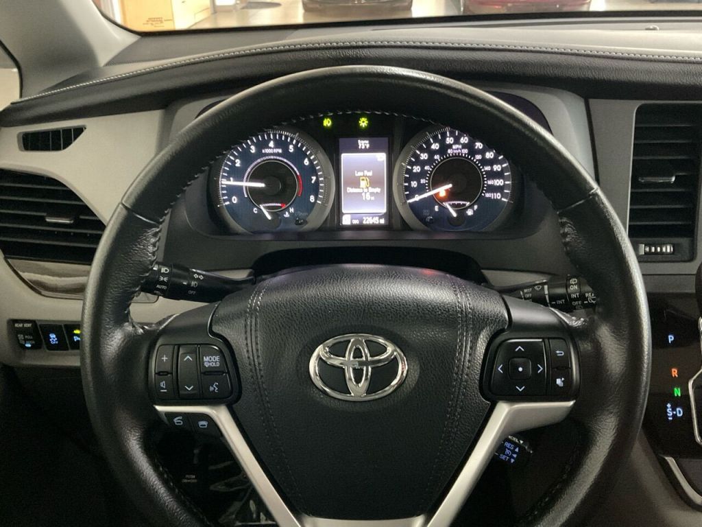 2016 Toyota Sienna