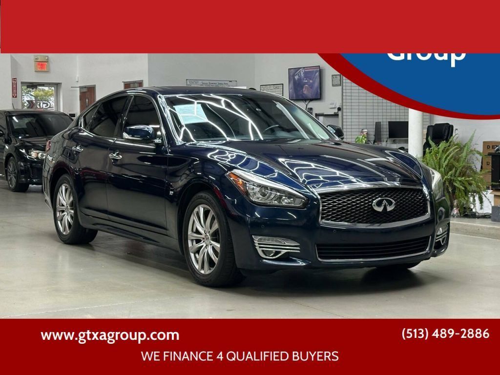 2017 INFINITI Q70