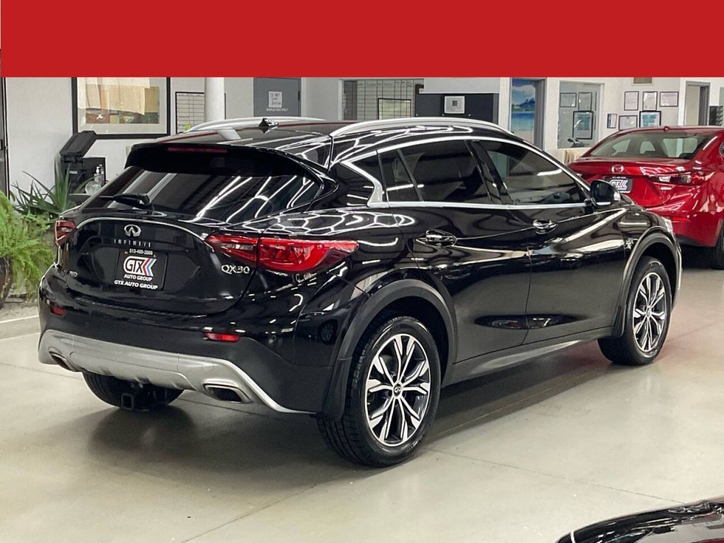 2017 INFINITI QX30