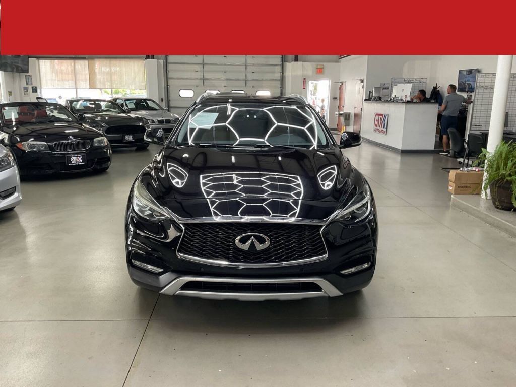 2017 INFINITI QX30