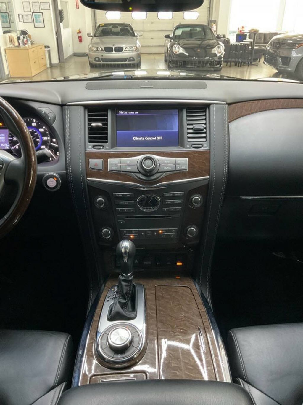 2017 INFINITI QX80